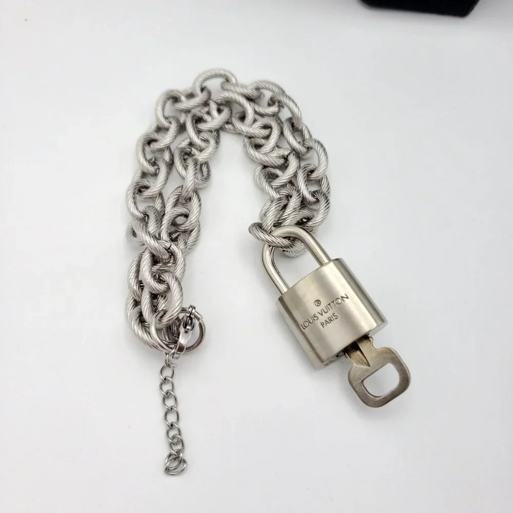 Authentic Louis Vuitton Padlock w/Unbranded Stainless Steel Plated Silver Chain - Picture 5 of 10